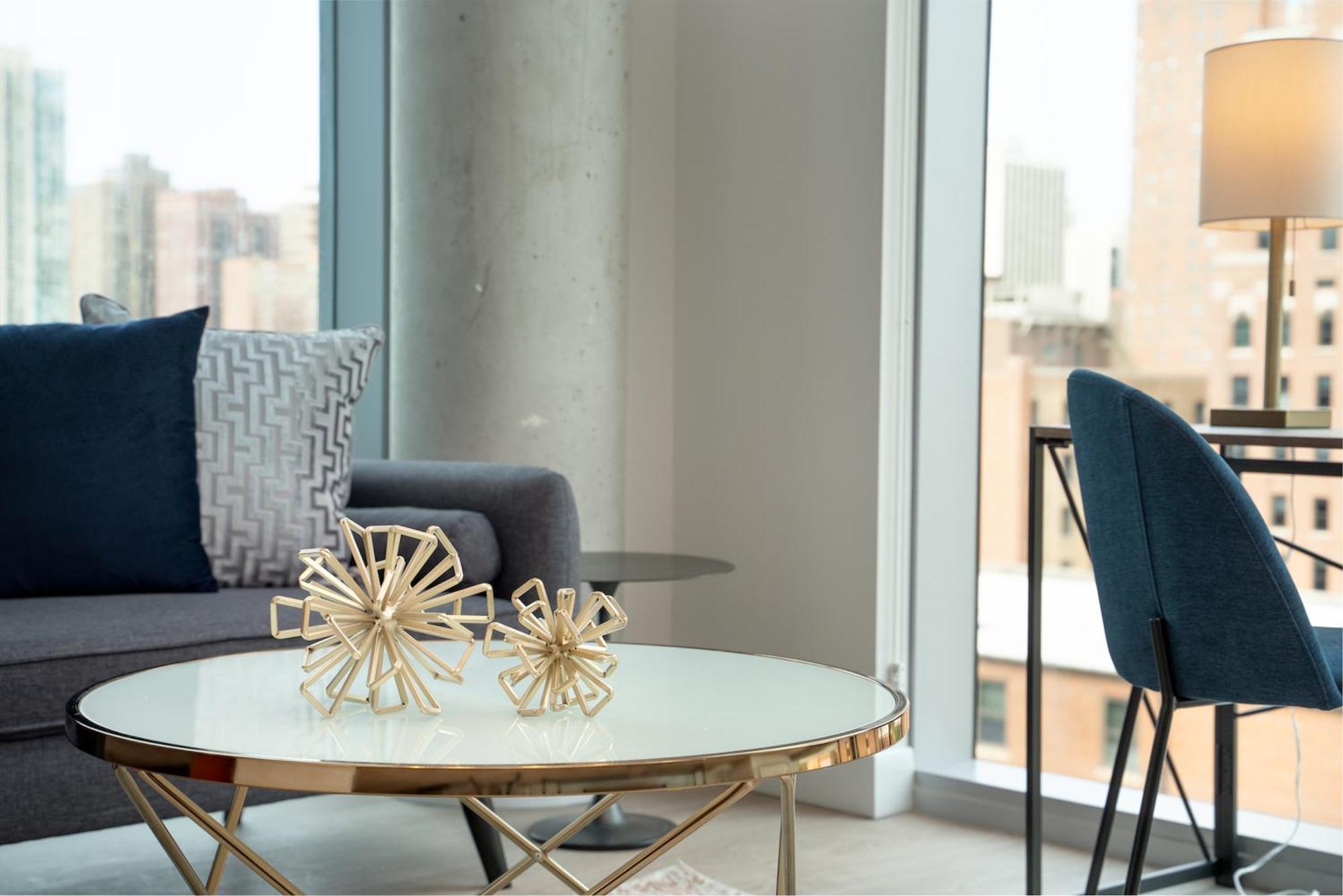 Kasa River North Chicago Room photo