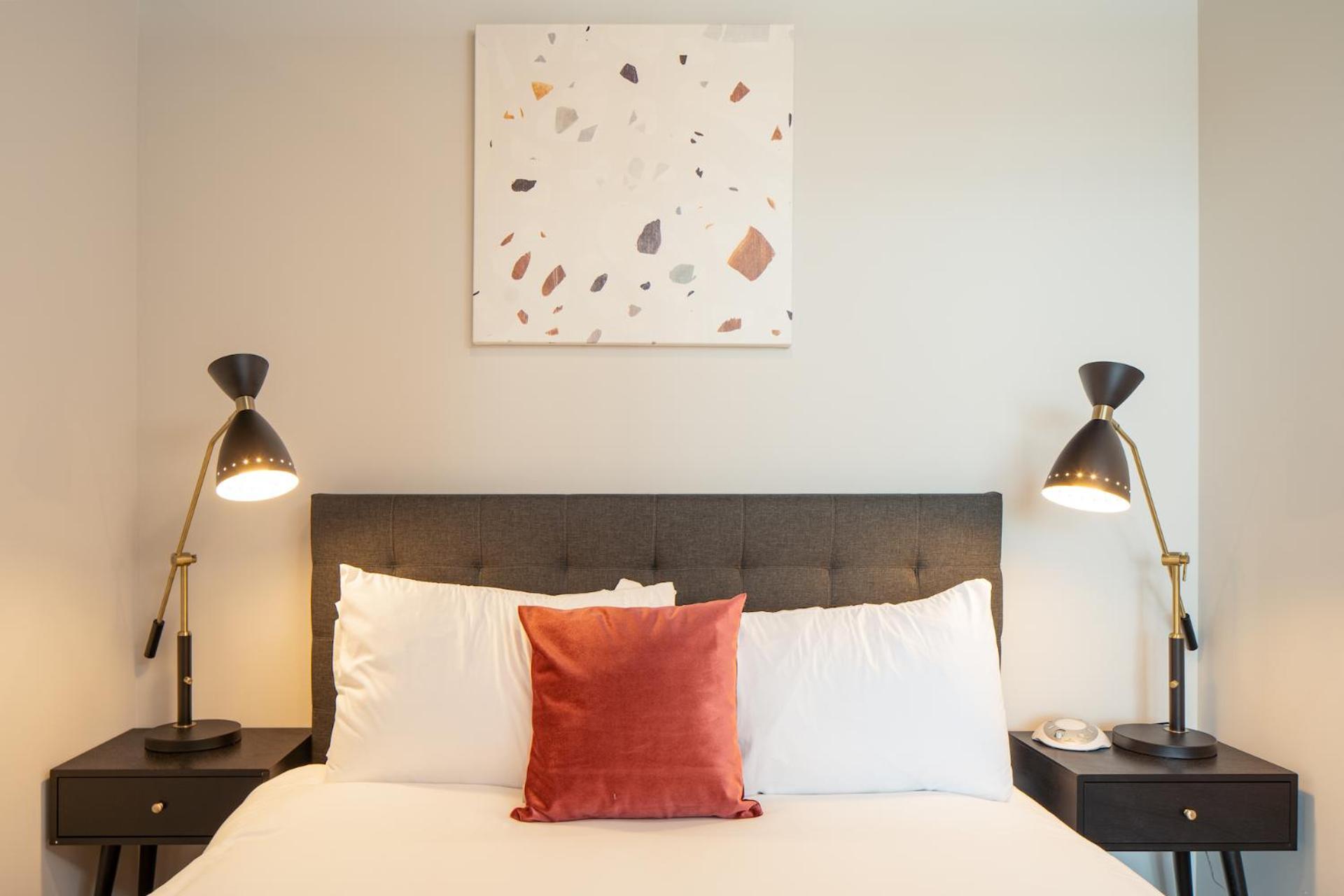 Kasa River North Chicago Room photo