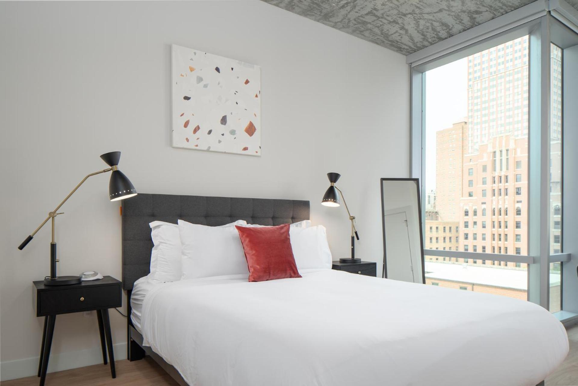 Kasa River North Chicago Room photo