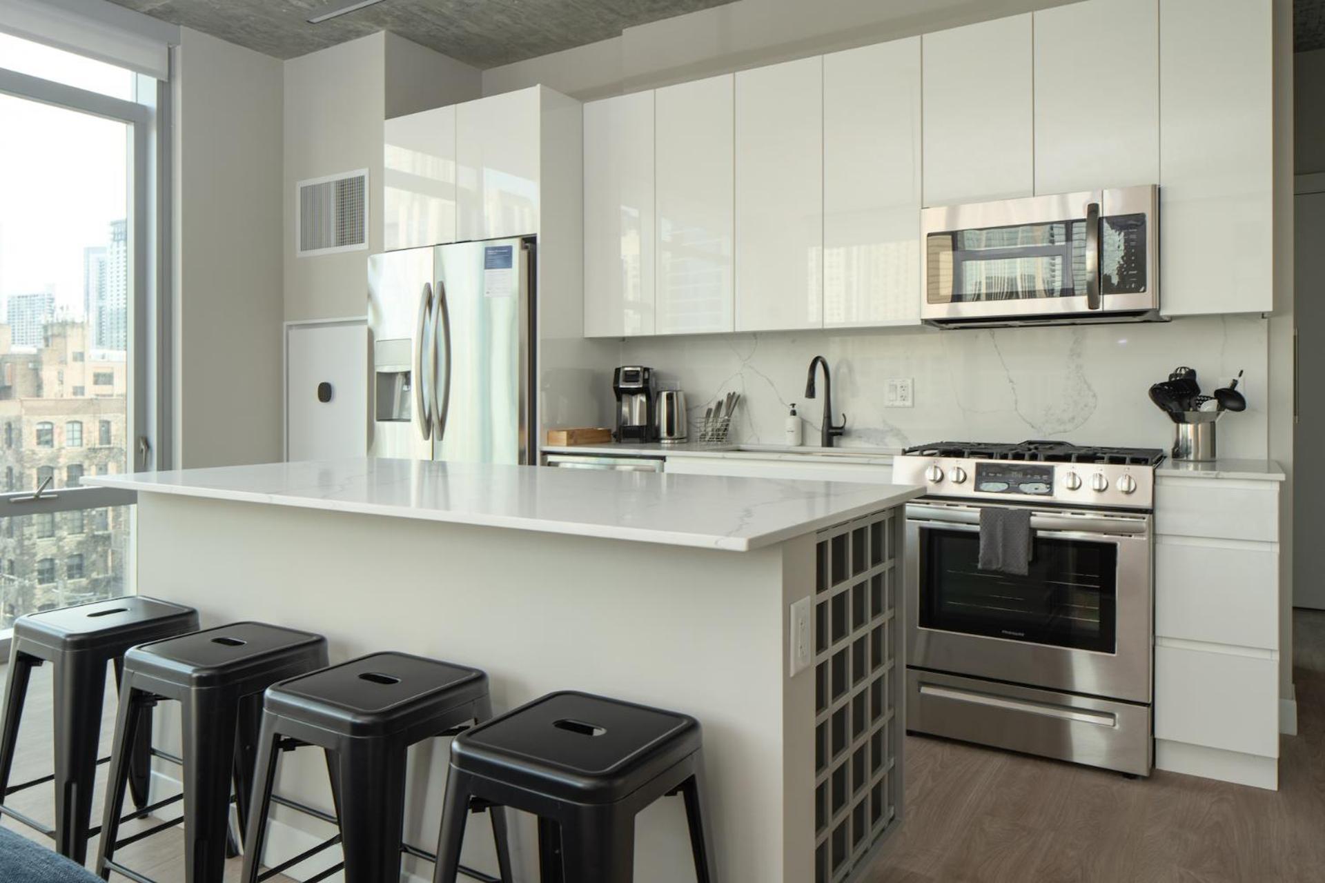 Kasa River North Chicago Room photo