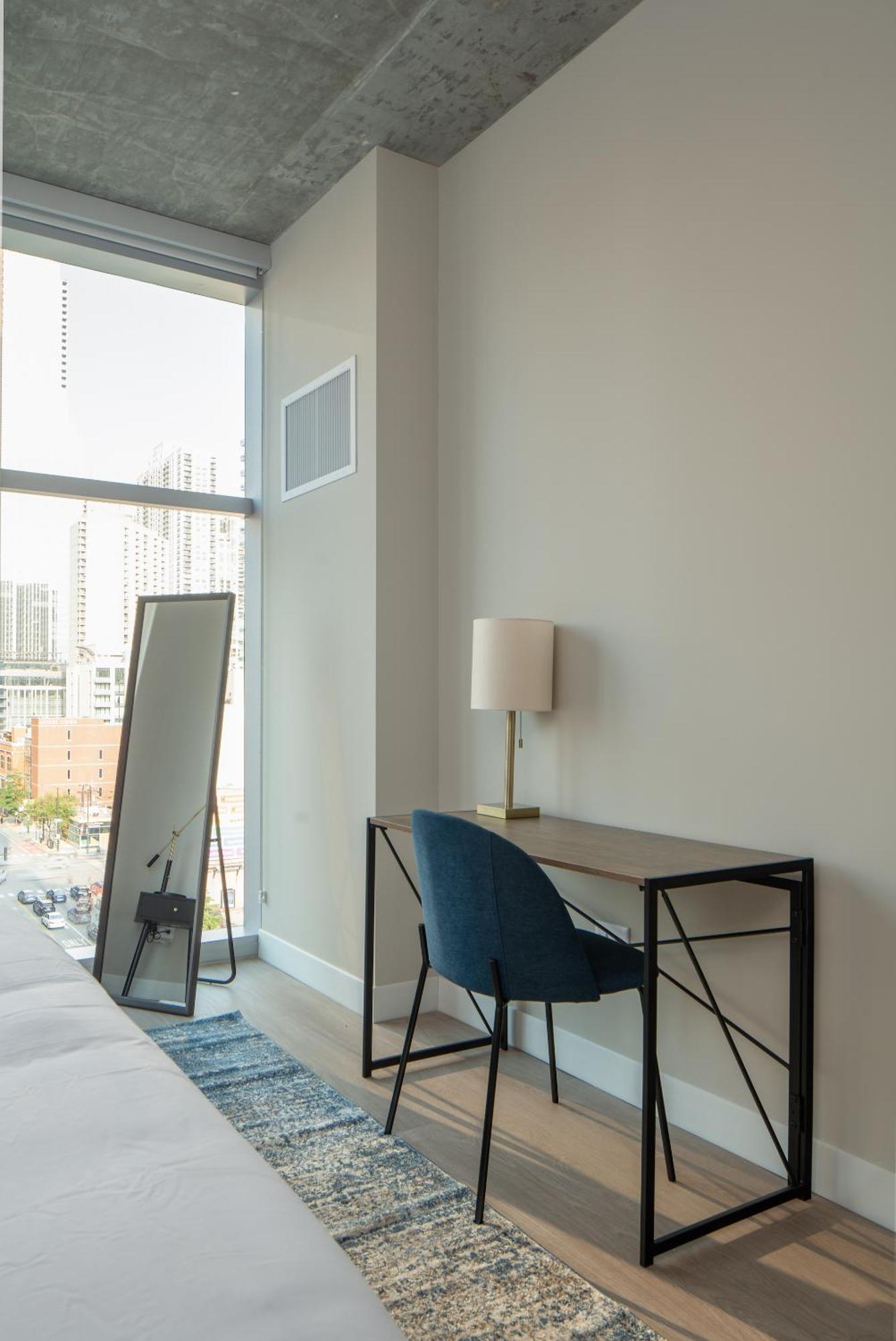 Kasa River North Chicago Room photo