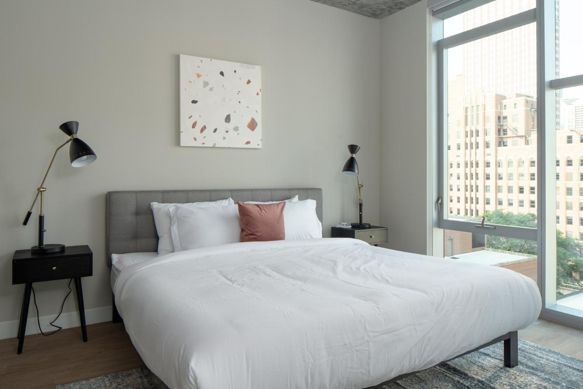 Kasa River North Chicago Room photo