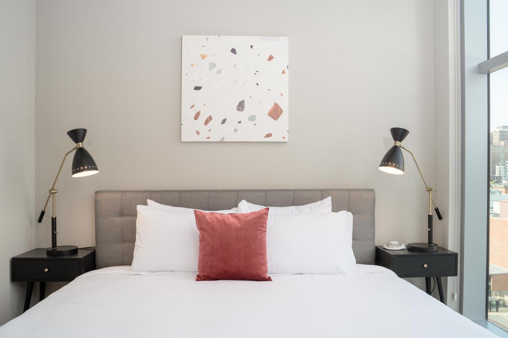 Kasa River North Chicago Room photo